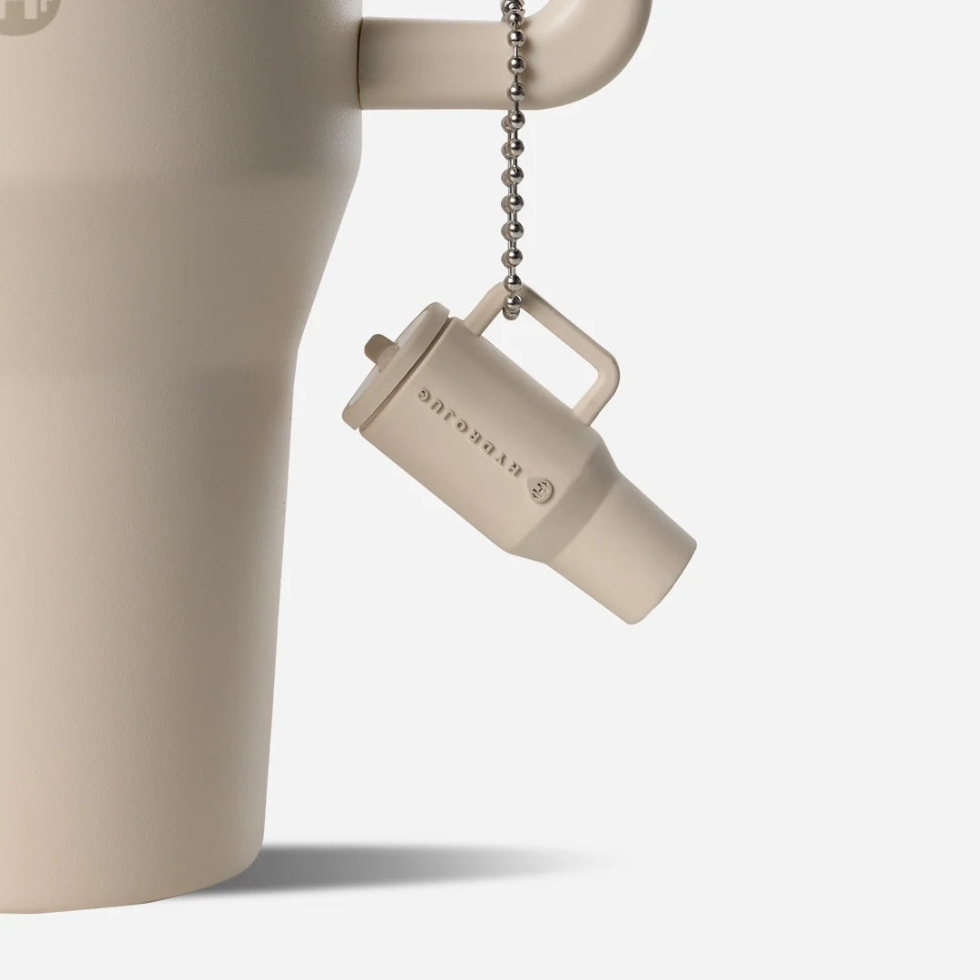 traveler-keychain-r0 Web-TravelerKeychainPhotos-Cream2.webp